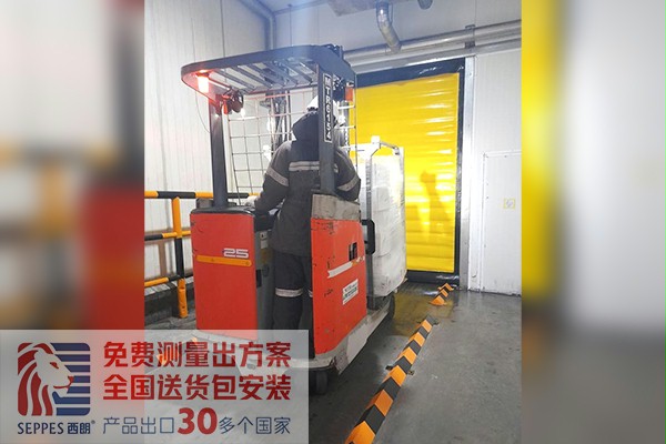 香蕉三级视频保溫快速卷簾門出口泰國項目 香蕉三级视频保溫快速卷簾門出口泰國項目